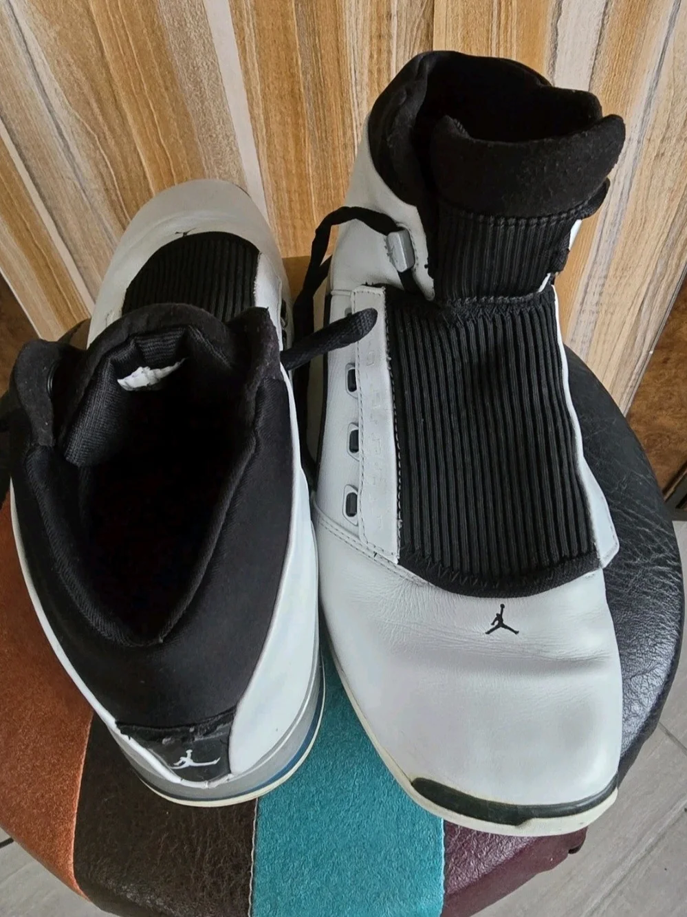 Y2k Air Jordan Men’s High-Top Basketball Sneakers in White and Black 2002